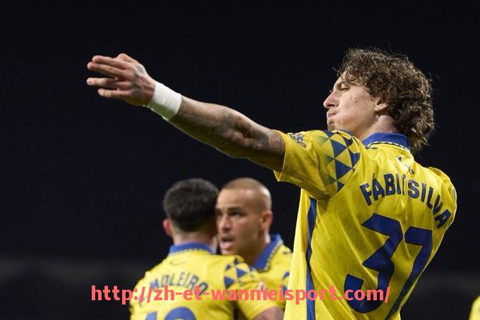 完美体育app-英超球员菜谱揭秘及营养搭配建议